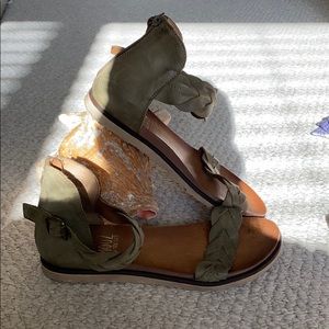 Olive green Sandals size 39 real leather